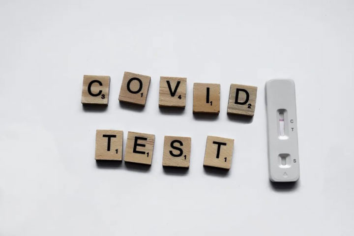 <b>为什么国外在家自检COVID-19，而中国人还在排队做核酸？</b>