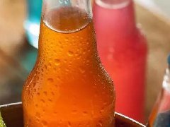 BMJ：每天喝100ml含糖饮料，患癌率增加18%，果汁也不例外！