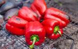 吸烟的人吃红甜椒和橘子，或能降低肺癌风险