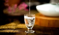 哈佛最新研究：每天一杯酒，减少大脑压力信号，可保护心脏